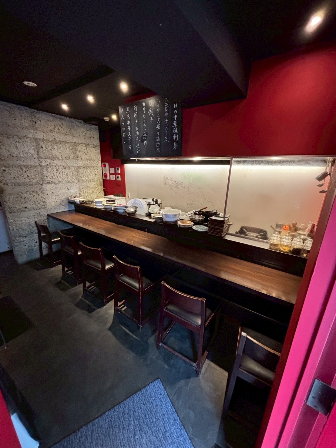 中野（11坪）の店舗物件画像 外観・内観1