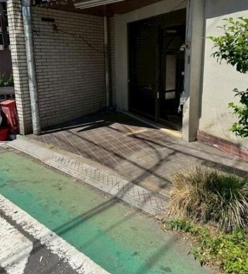 町屋の店舗物件