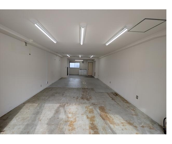 本蓮沼（13.3坪）の店舗物件画像 外観・内観1