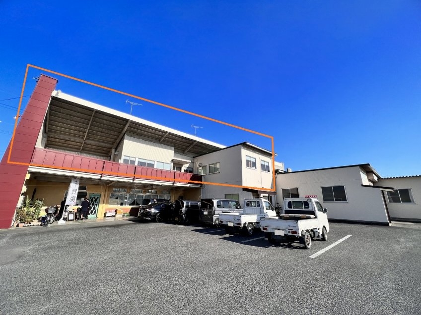 荒尾（36.27坪）の店舗物件画像 外観・内観1