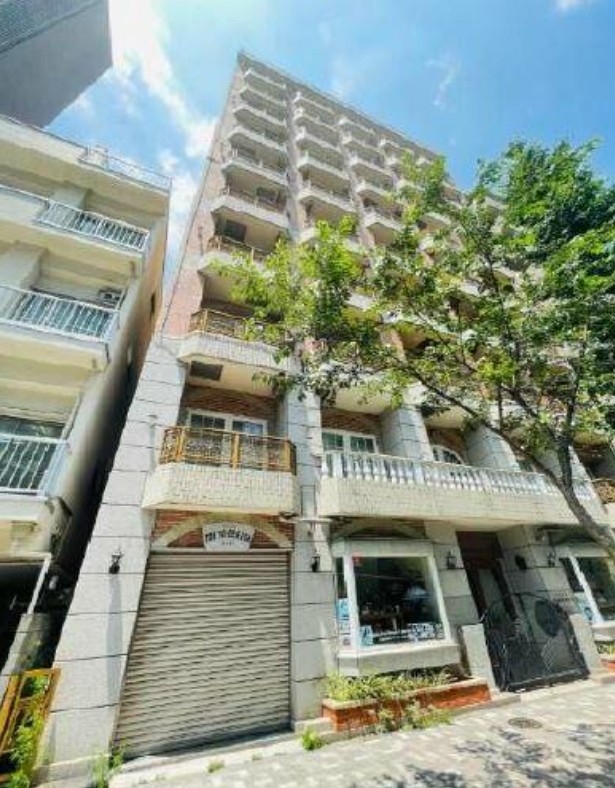 六本木一丁目（31.48坪）の店舗物件画像 外観・内観1