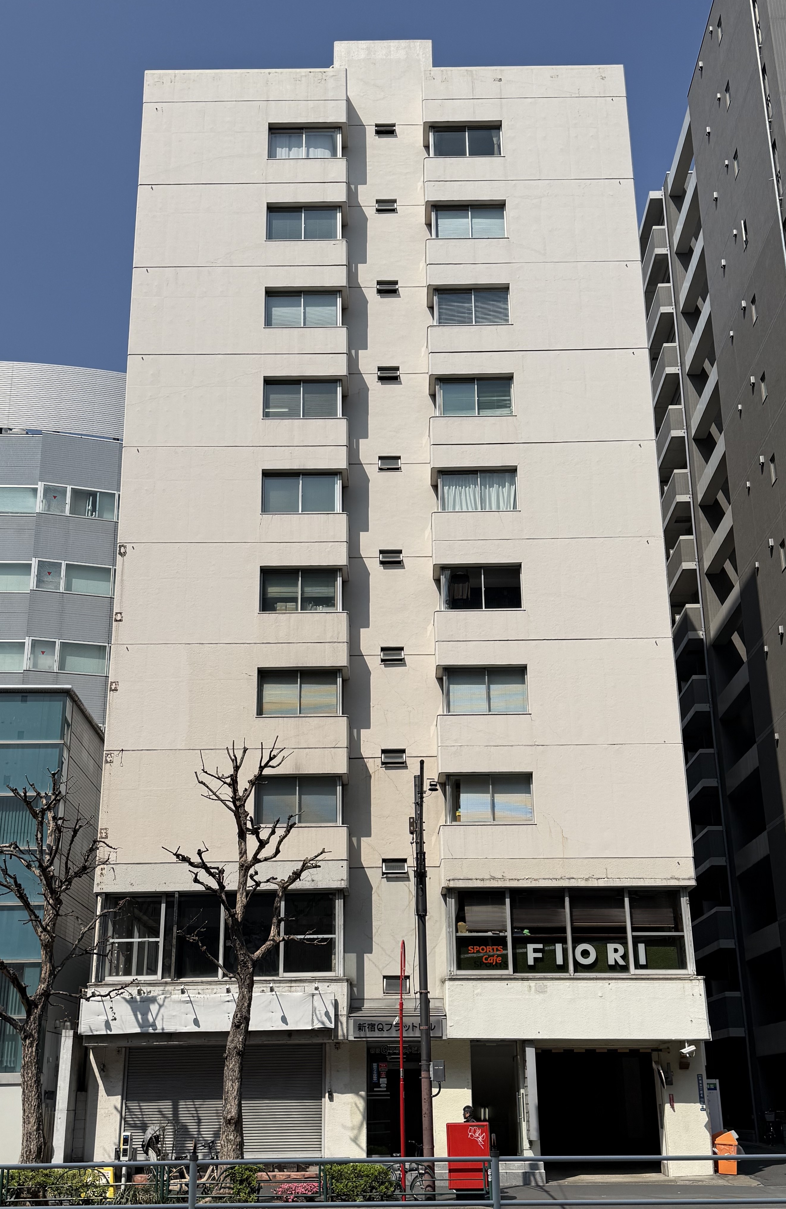 新宿御苑前の店舗物件