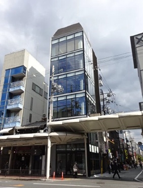 三条（16.35坪）の店舗物件画像 外観・内観1