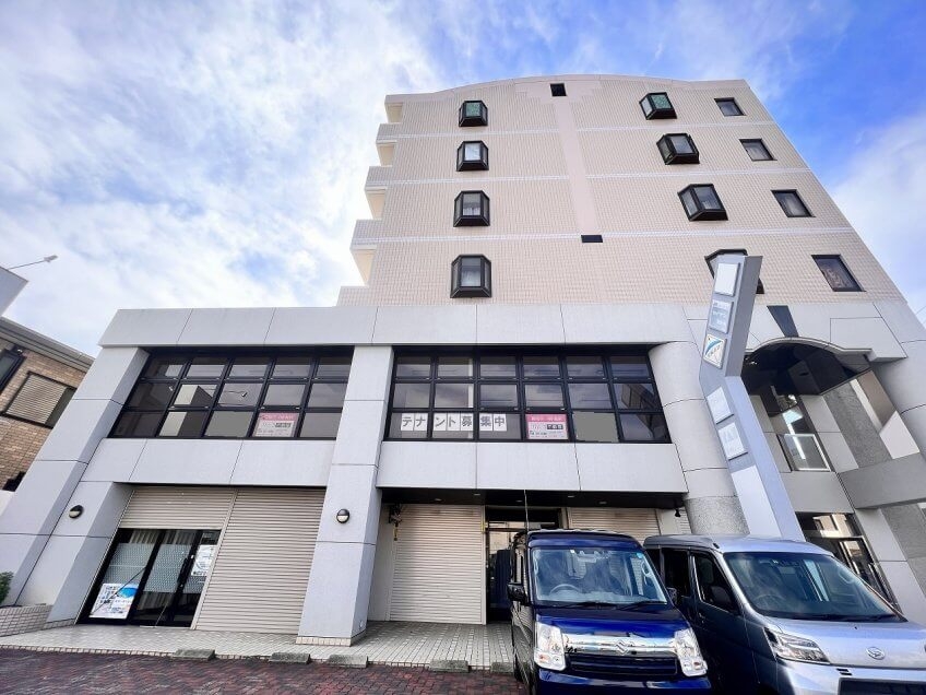 大垣（44.69坪）の店舗物件画像 外観・内観1