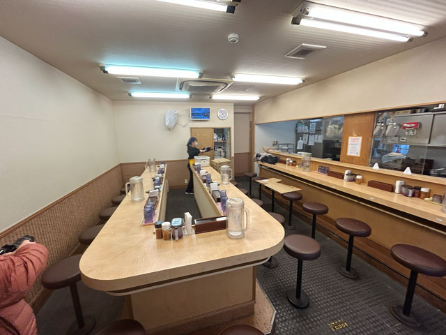 西中島南方（14.03坪）の店舗物件画像 外観・内観1