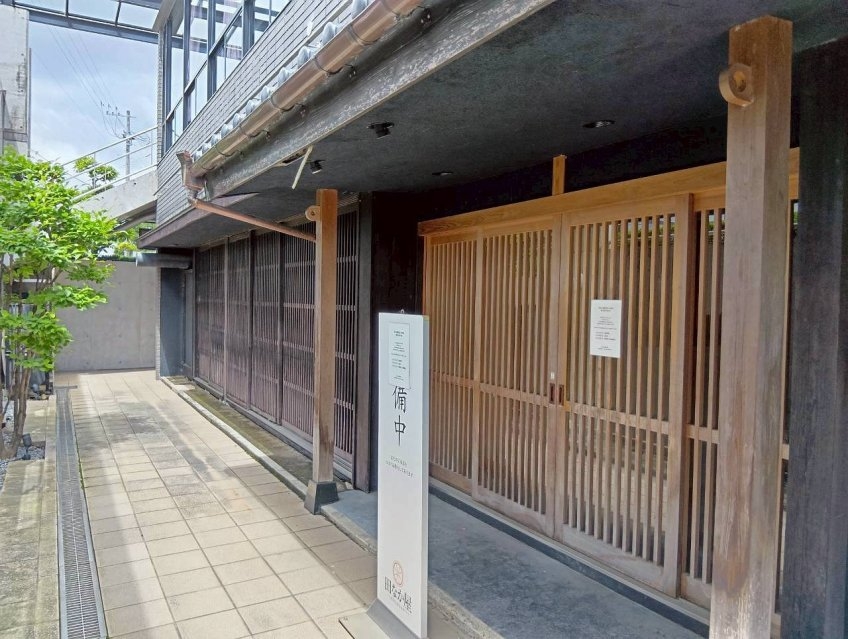 岐阜（51.6坪）の店舗物件画像 外観・内観1